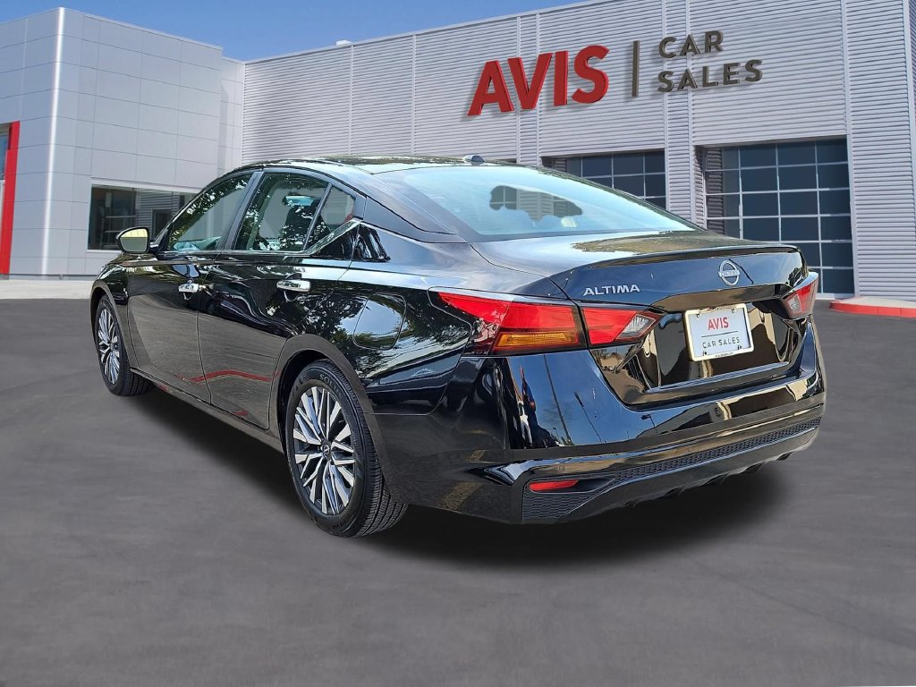 Used 2025 Nissan Altima 2.5 SV FWD image 9
