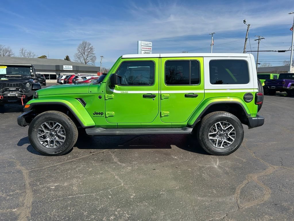New 2026 Jeep Wrangler Unlimited Sahara w/ Whitecap Package AWD/4WD image 6