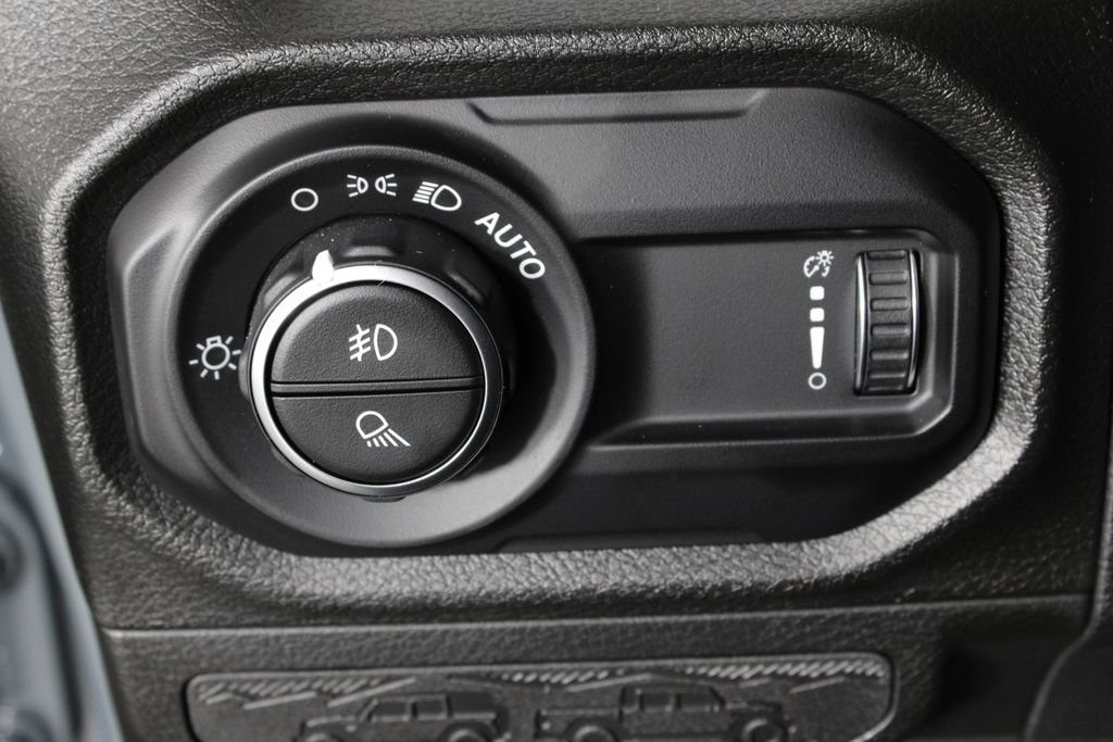 Used 2025 Jeep Gladiator Sport AWD/4WD image 21