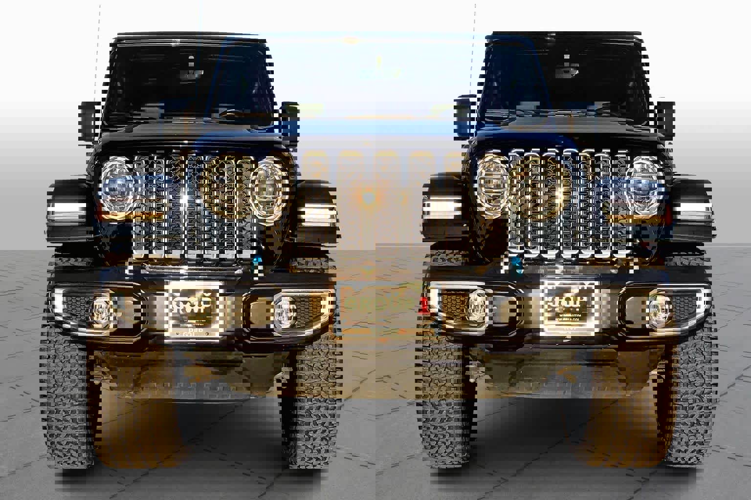 Used 2022 Jeep Wrangler Unlimited Sahara w/ Cold Weather Group image 9