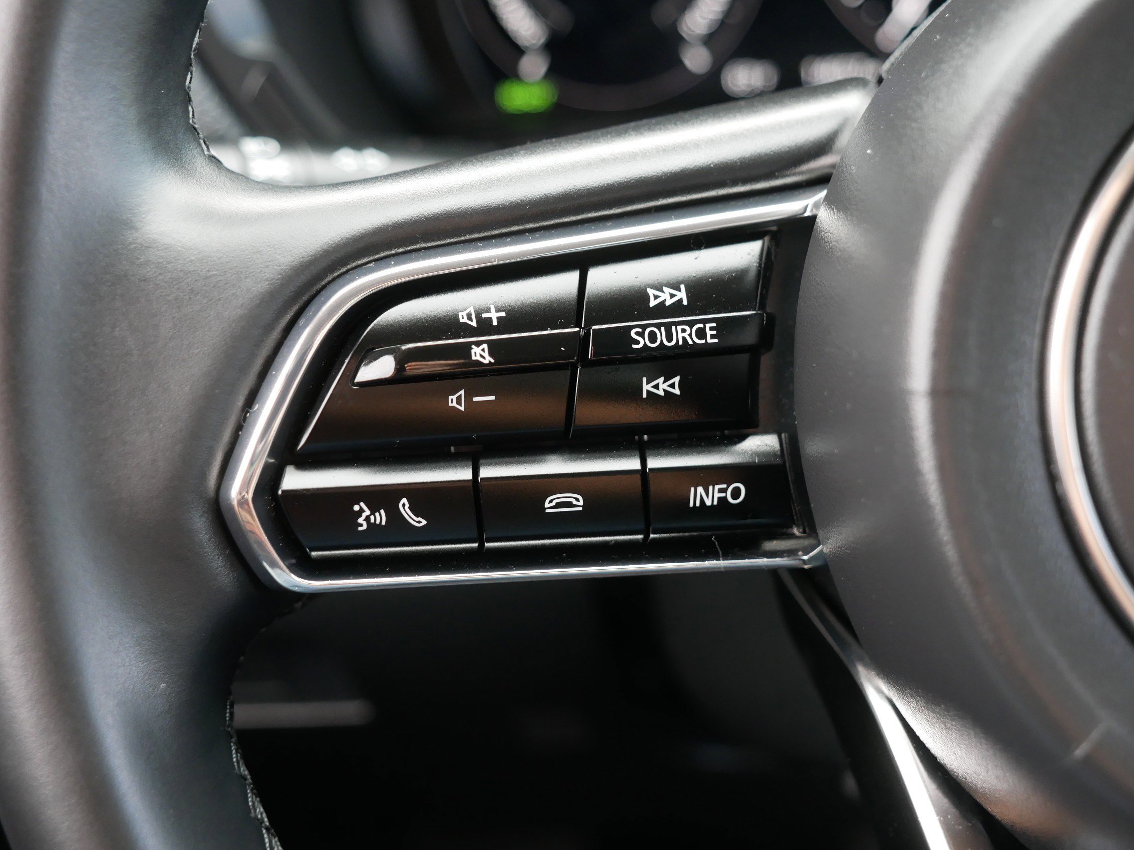 Used 2024 MAZDA CX-90 Plug-In Hybrid w/ Preferred AWD/4WD image 31