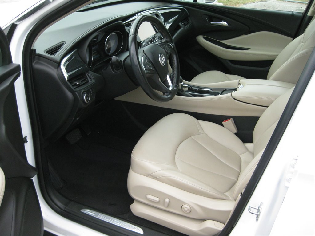 Used 2017 Buick Envision Essence FWD image 12