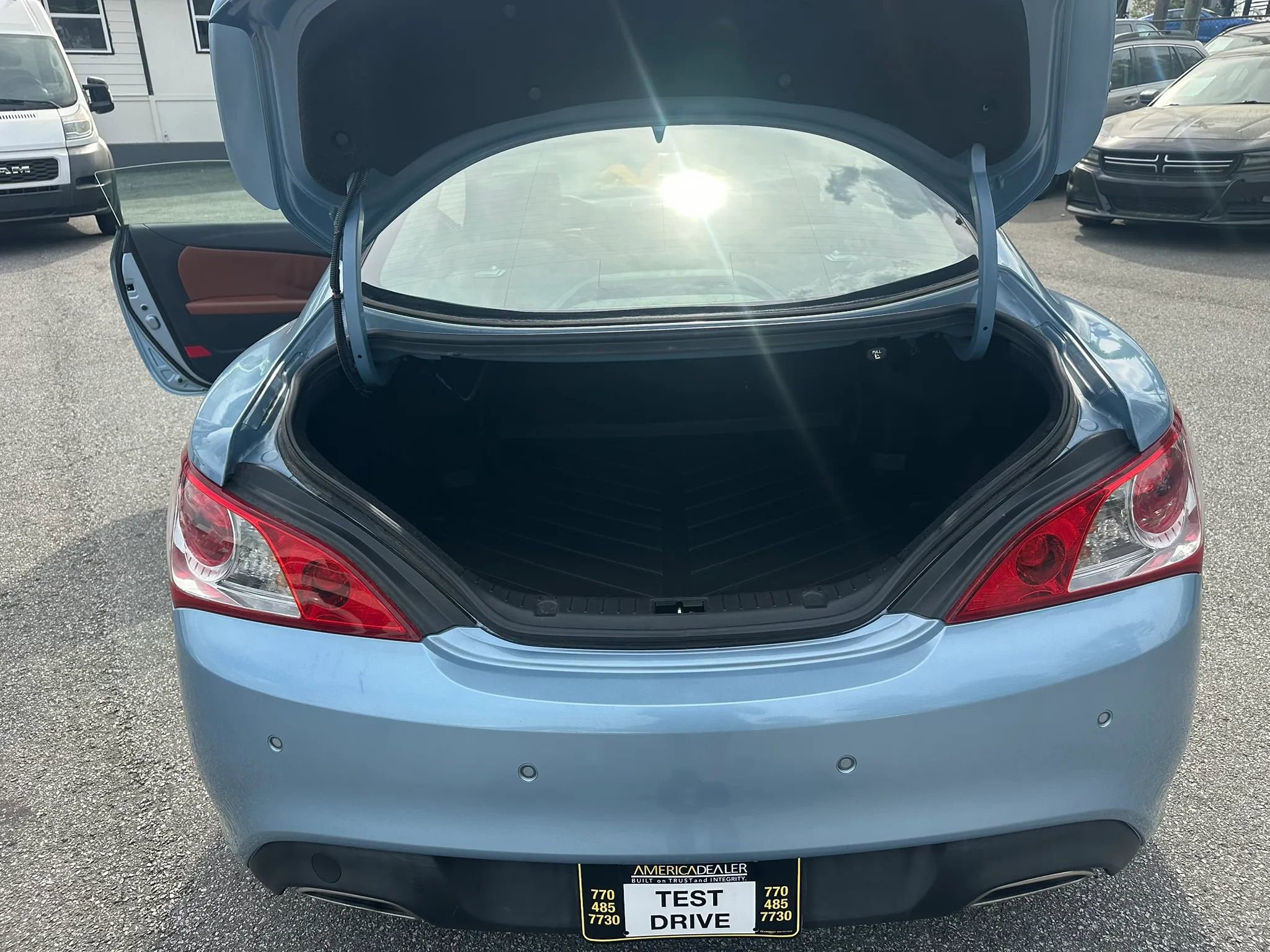 Used 2011 Hyundai Genesis 3.8 image 17