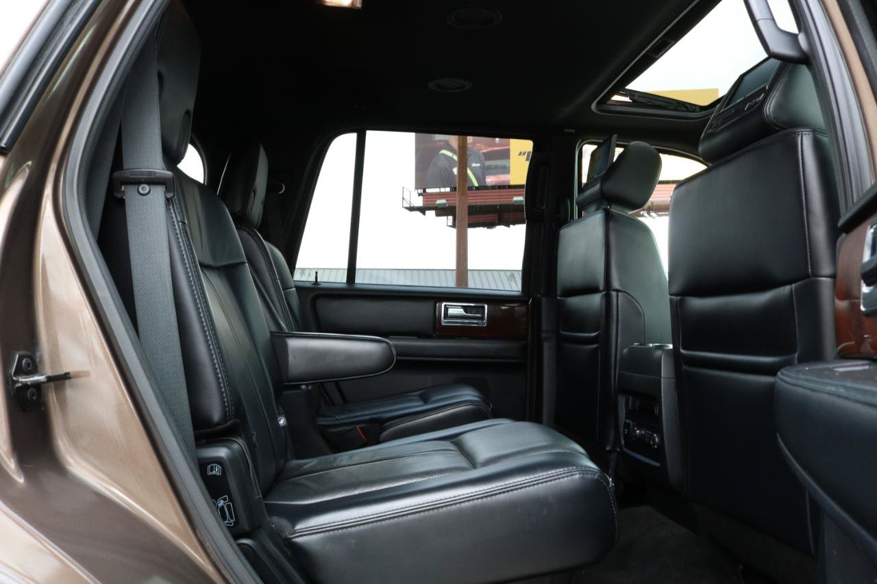 Used 2017 Lincoln Navigator Select AWD/4WD image 46