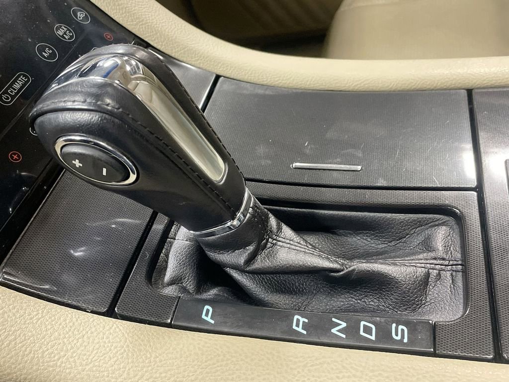 Used 2017 Ford Taurus Limited AWD/4WD image 16
