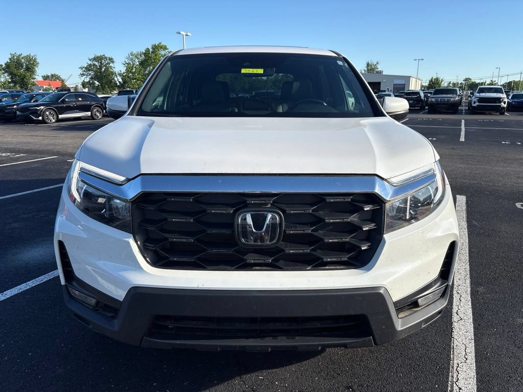 Used 2023 Honda Passport EX-L image 2