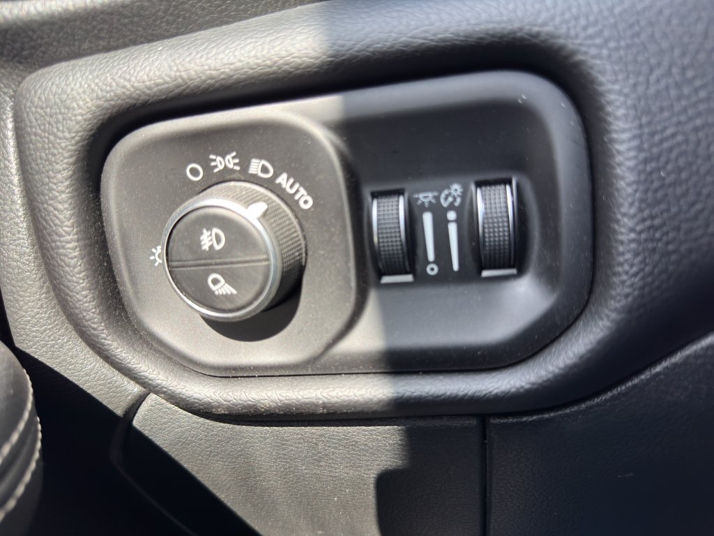 New 2026 RAM 2500 Laramie AWD/4WD image 29