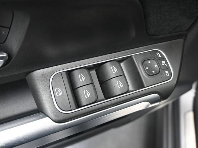 New 2024 Mercedes-Benz GLB 250 image 13