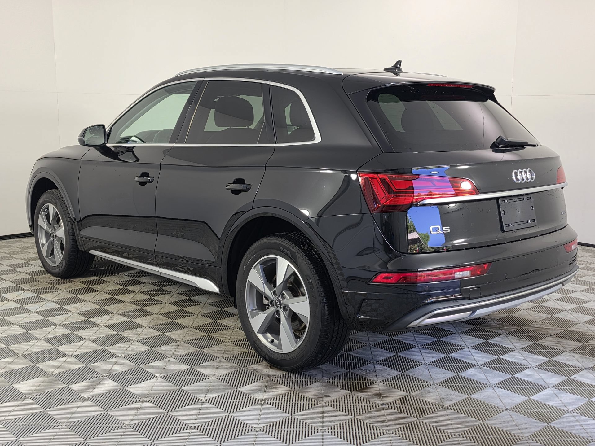 Used 2024 Audi Q5 2.0T Premium Plus AWD/4WD image 5