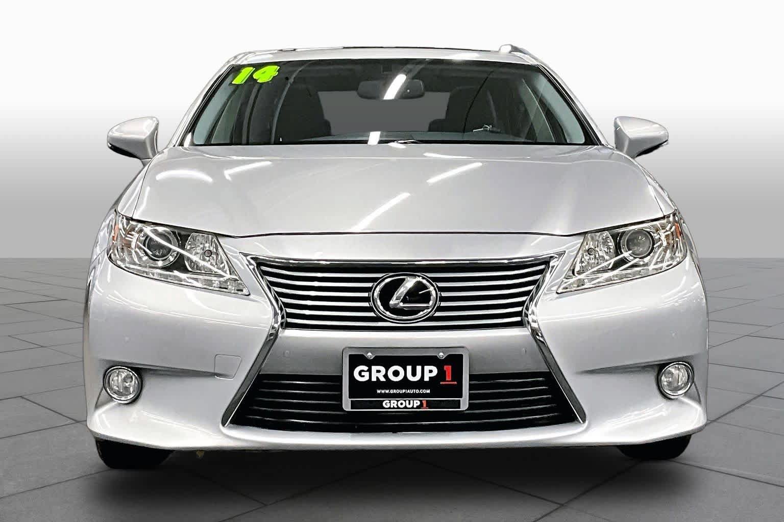 Used 2014 Lexus ES 350 w/ Premium Package FWD image 3