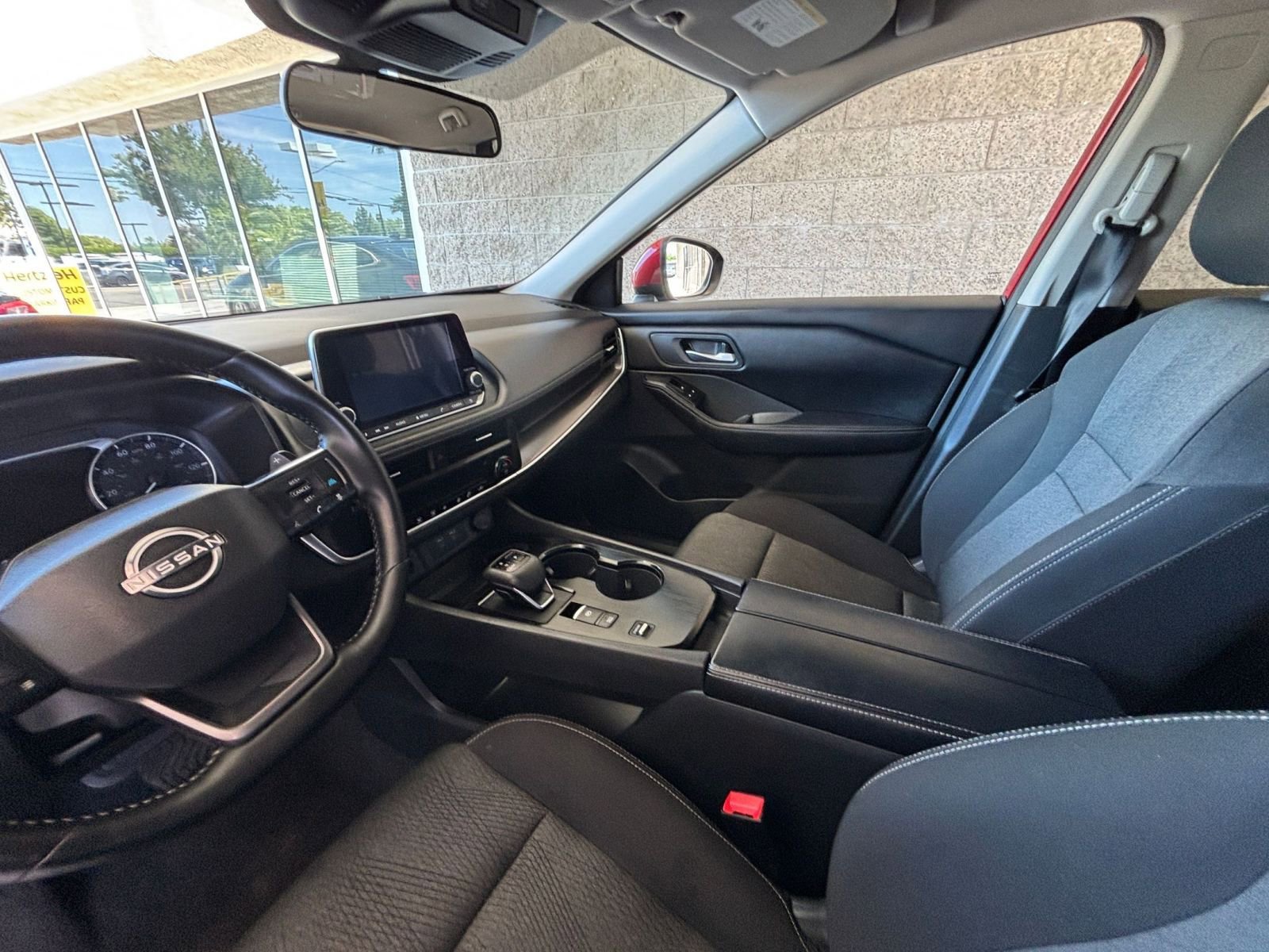 Used 2025 Nissan Rogue SV FWD image 36