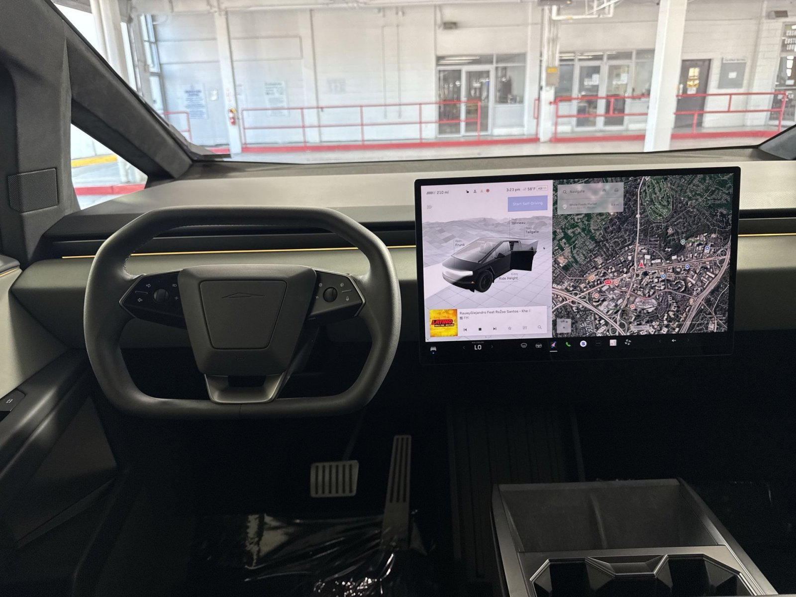 Used 2025 Tesla Cybertruck AWD Crew Cab image 16