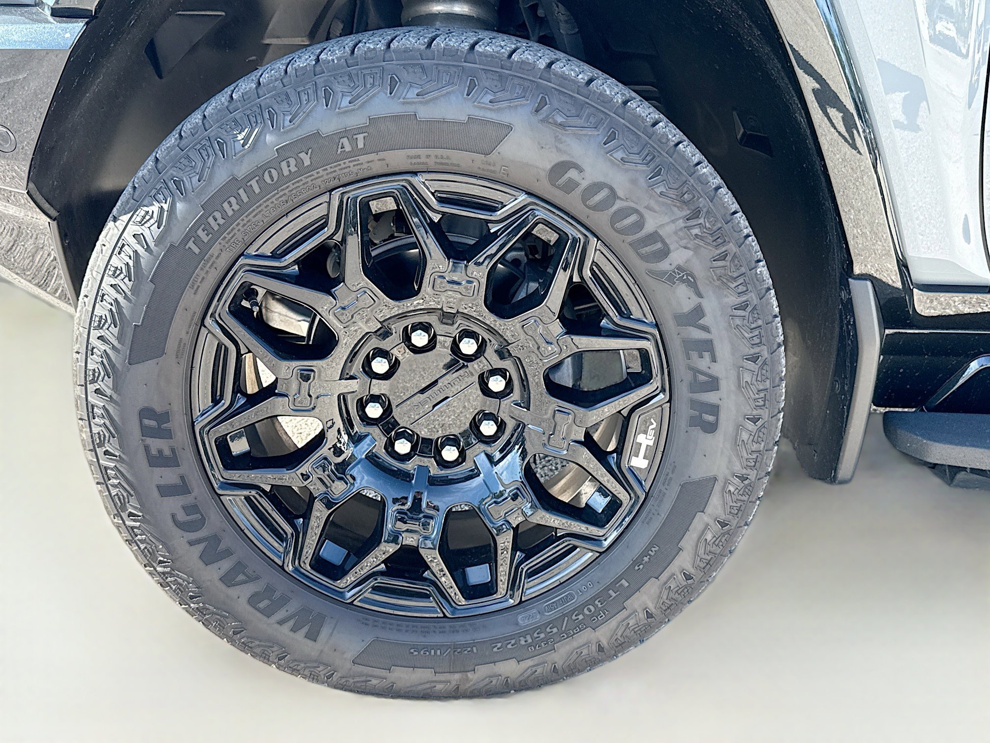 Used 2025 GMC Hummer EV 2X w/ LPO, Dark Essentials Package image 44