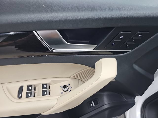 Used 2018 Audi Q5 2.0T Premium Plus w/ Premium Plus Package AWD/4WD image 11
