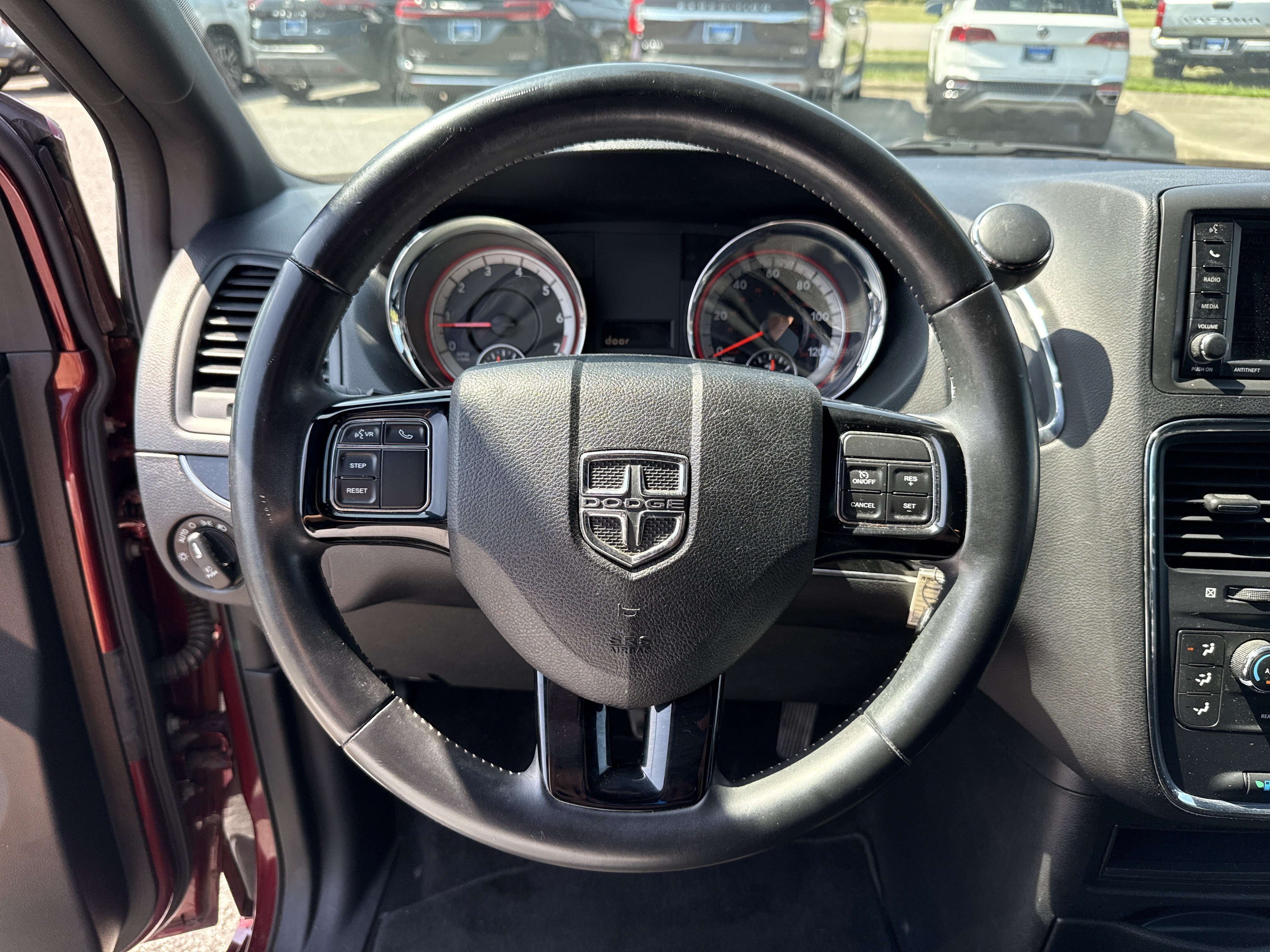 Used 2019 Dodge Grand Caravan SE FWD image 18