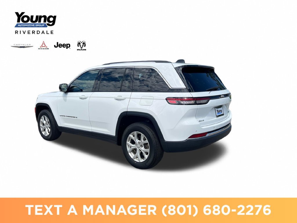 Used 2023 Jeep Grand Cherokee Limited w/ Trailer Tow Prep Group (B) AWD/4WD image 3