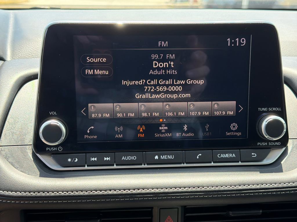 Used 2025 Nissan Rogue S FWD image 23