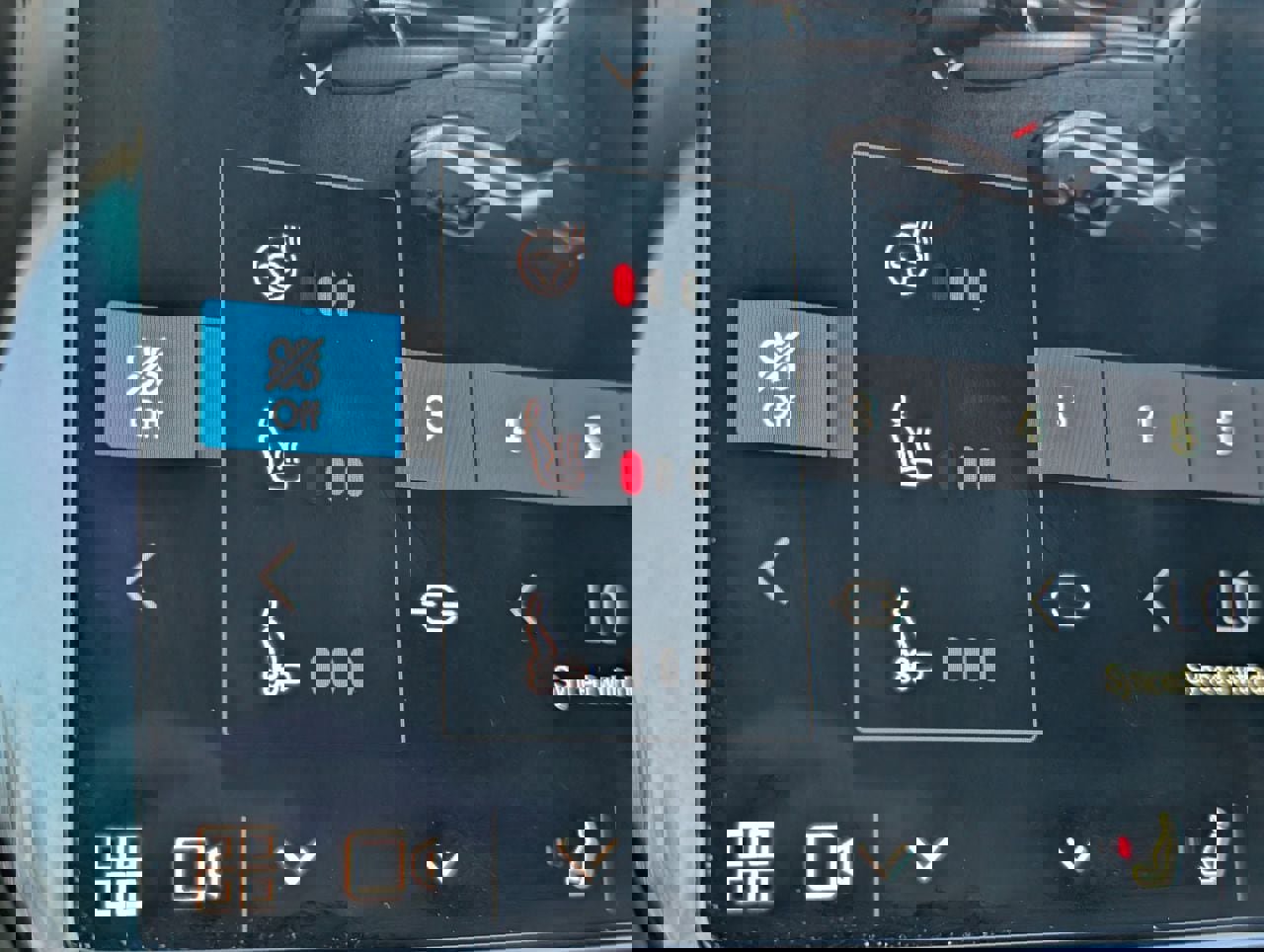 Used 2025 Volvo XC90 B6 Ultra w/ Lounge Package image 16