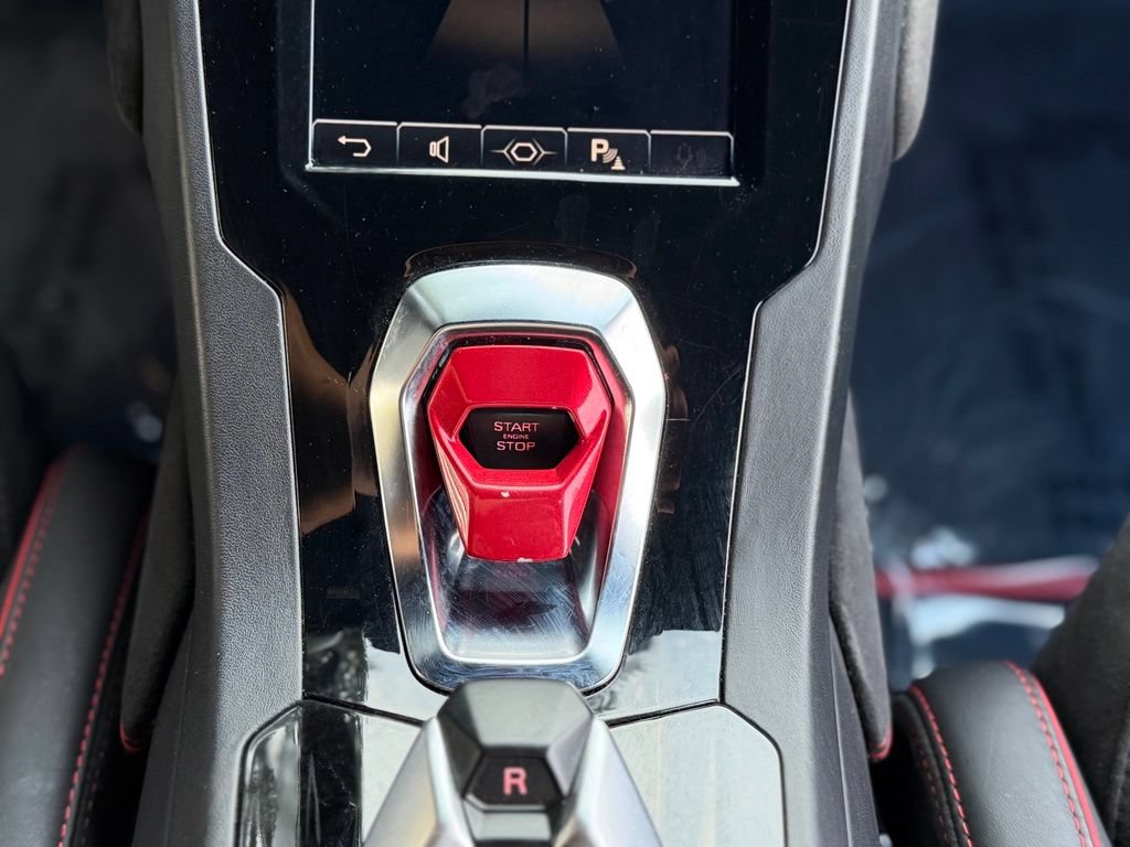 Used 2021 Lamborghini Huracan EVO RWD image 43