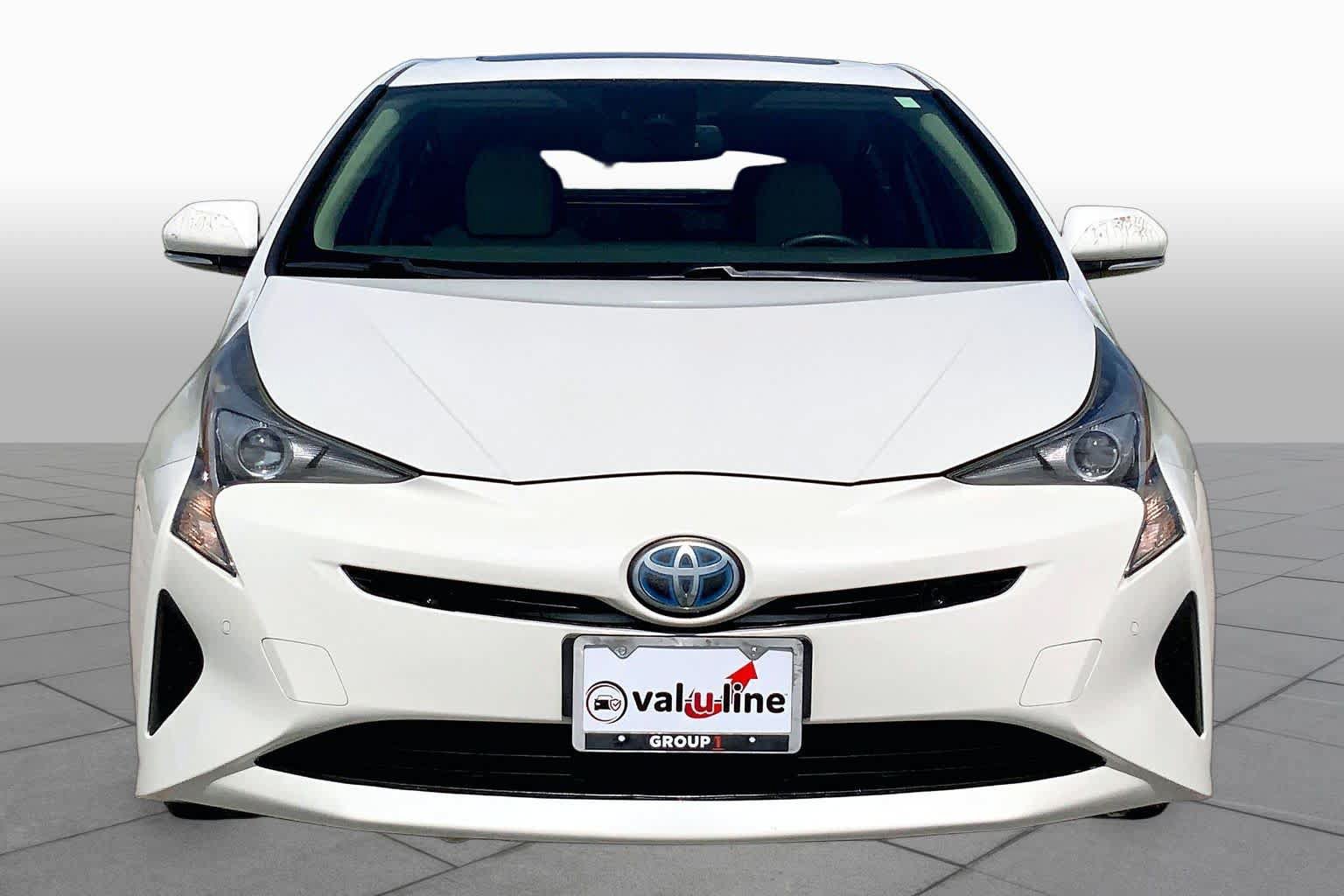 Used 2017 Toyota Prius Four w/ Advanced Technology Package FWD image 4