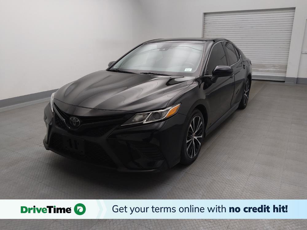 Used 2020 Toyota Camry SE image 1