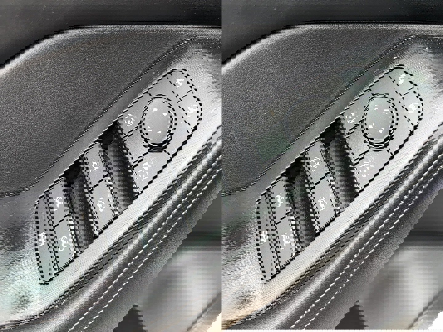 Used 2024 Nissan Rogue SV w/ SV Premium Package image 18