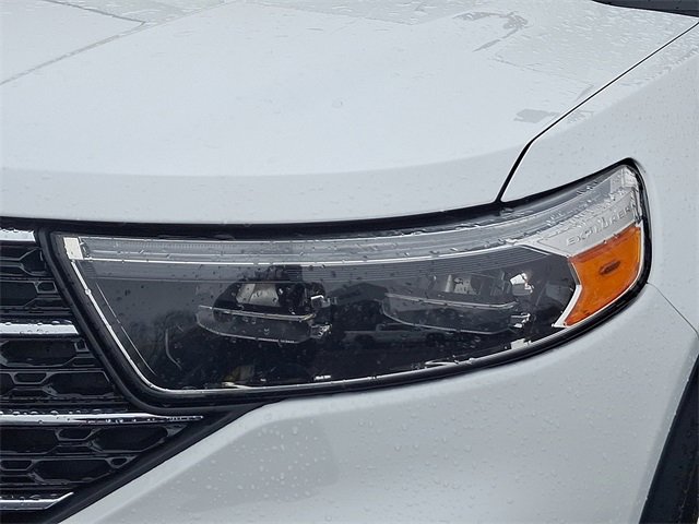 Used 2023 Ford Explorer XLT w/ Equipment Group 202A image 9