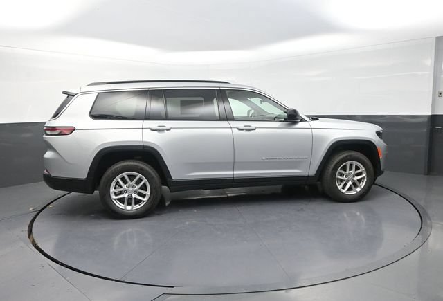 Used 2025 Jeep Grand Cherokee L Laredo AWD/4WD image 10