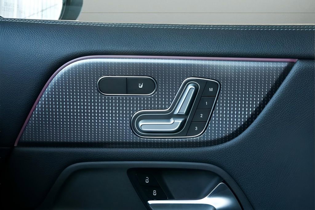 Used 2022 Mercedes-Benz GLA 250 4MATIC image 25