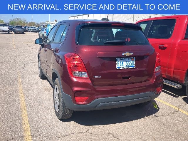 Used 2017 Chevrolet Trax LS FWD image 2