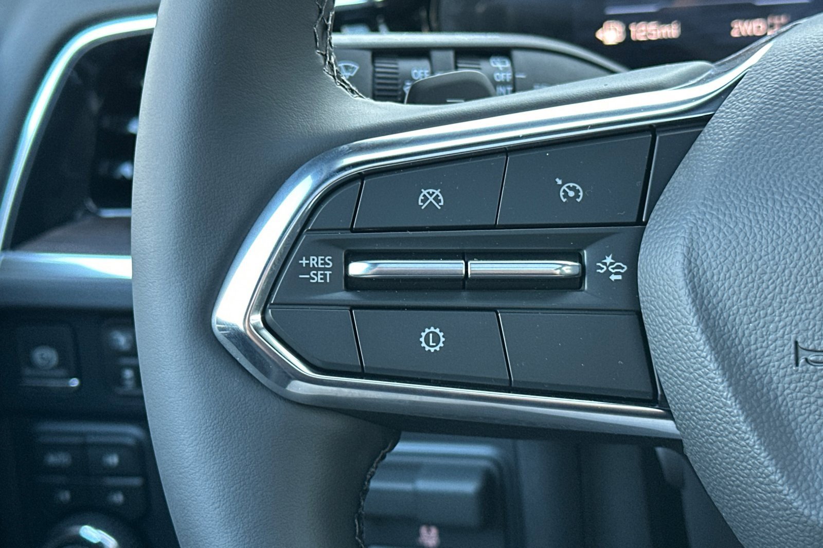 New 2026 Chevrolet Suburban Premier image 30