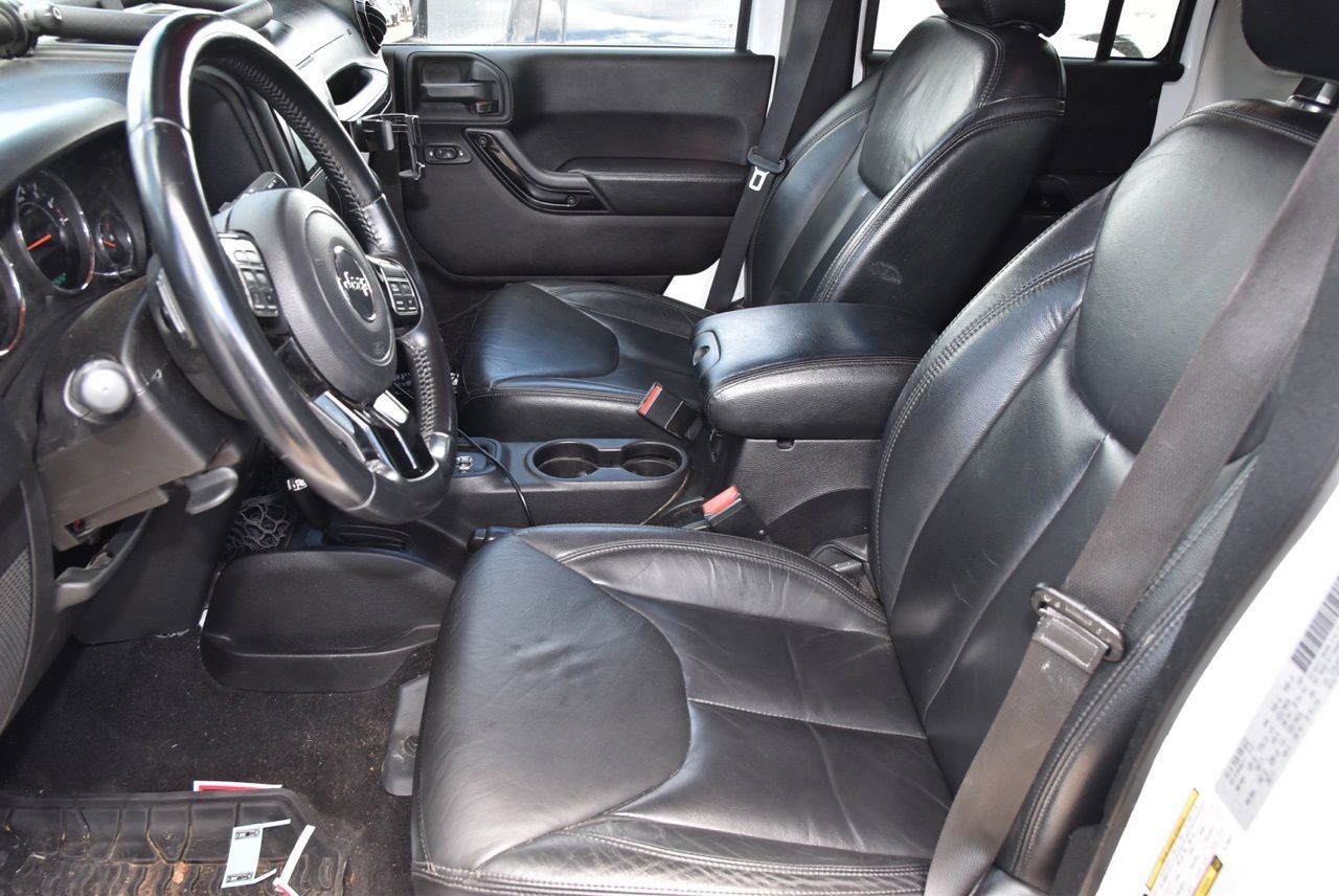 Used 2015 Jeep Wrangler Unlimited Sahara AWD/4WD image 10