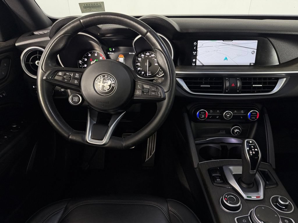 Used 2023 Alfa Romeo Stelvio Ti AWD/4WD image 12
