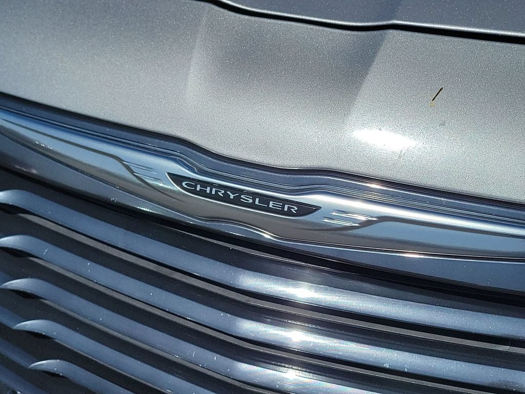 Used 2014 Chrysler 300 S RWD image 31