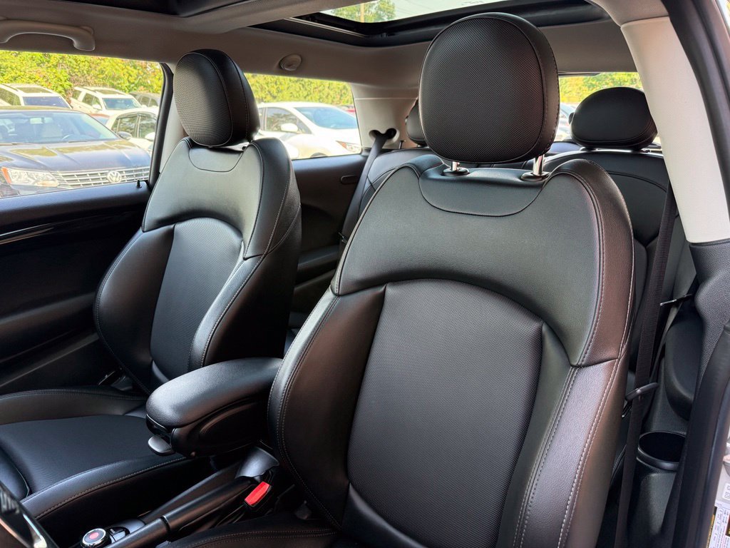 Used 2019 MINI Cooper S w/ Signature Upholstery Package FWD image 10