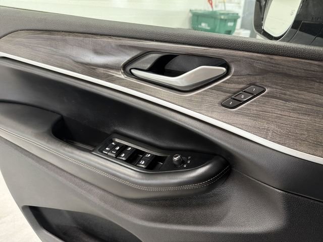 Used 2022 Jeep Grand Cherokee L Limited w/ Luxury Tech Group II AWD/4WD image 25