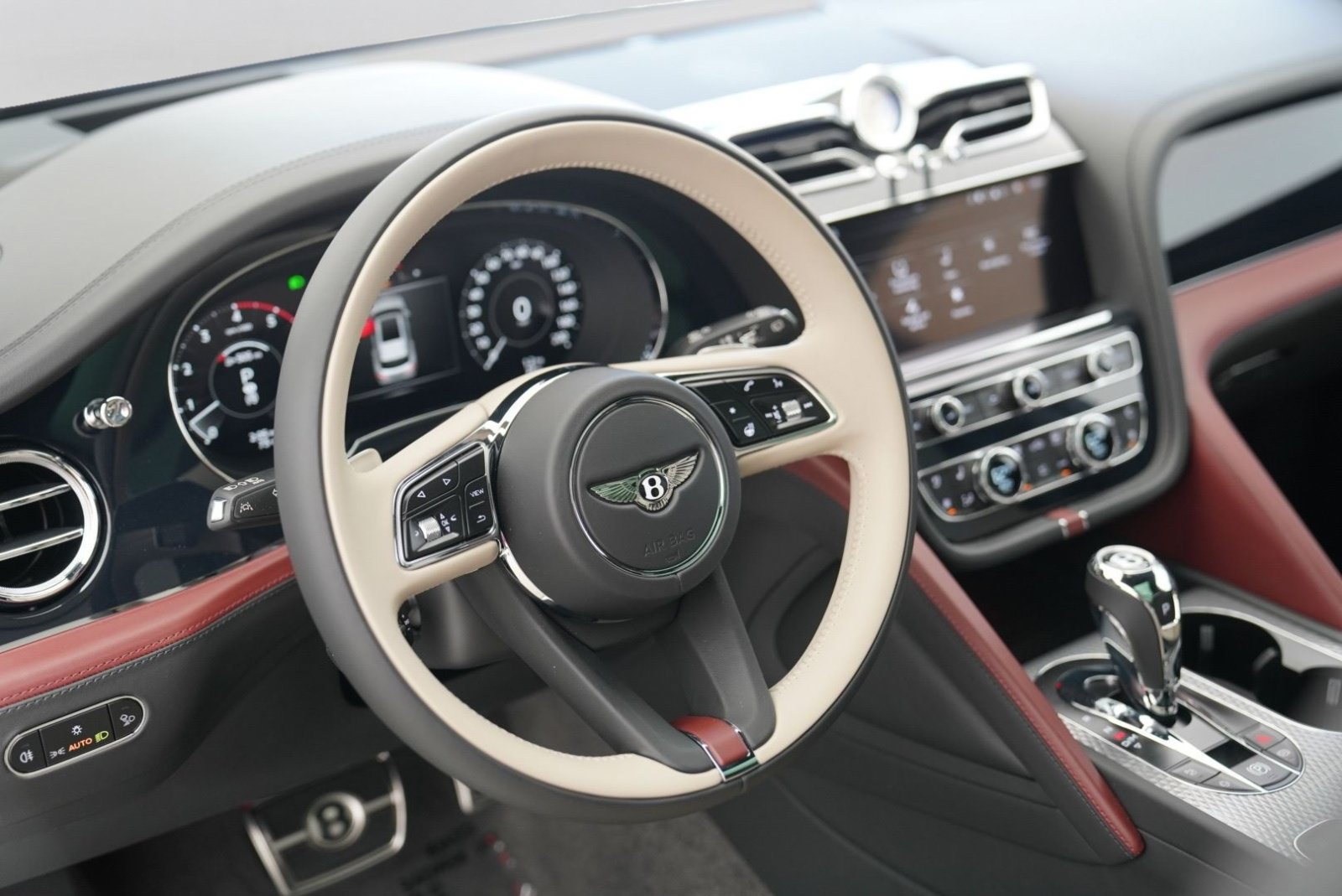New 2026 Bentley Bentayga Extended Wheelbase AWD/4WD image 11