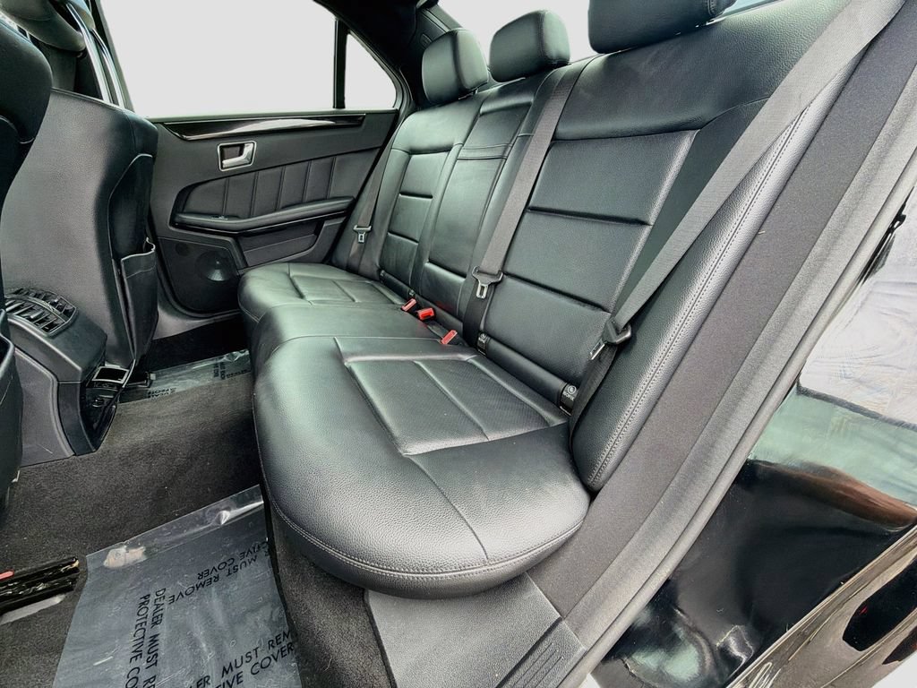 Used 2010 Mercedes-Benz E 350 Sedan image 19
