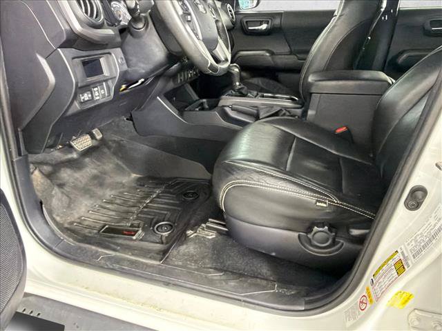 Used 2019 Toyota Tacoma TRD Off-Road AWD/4WD image 9