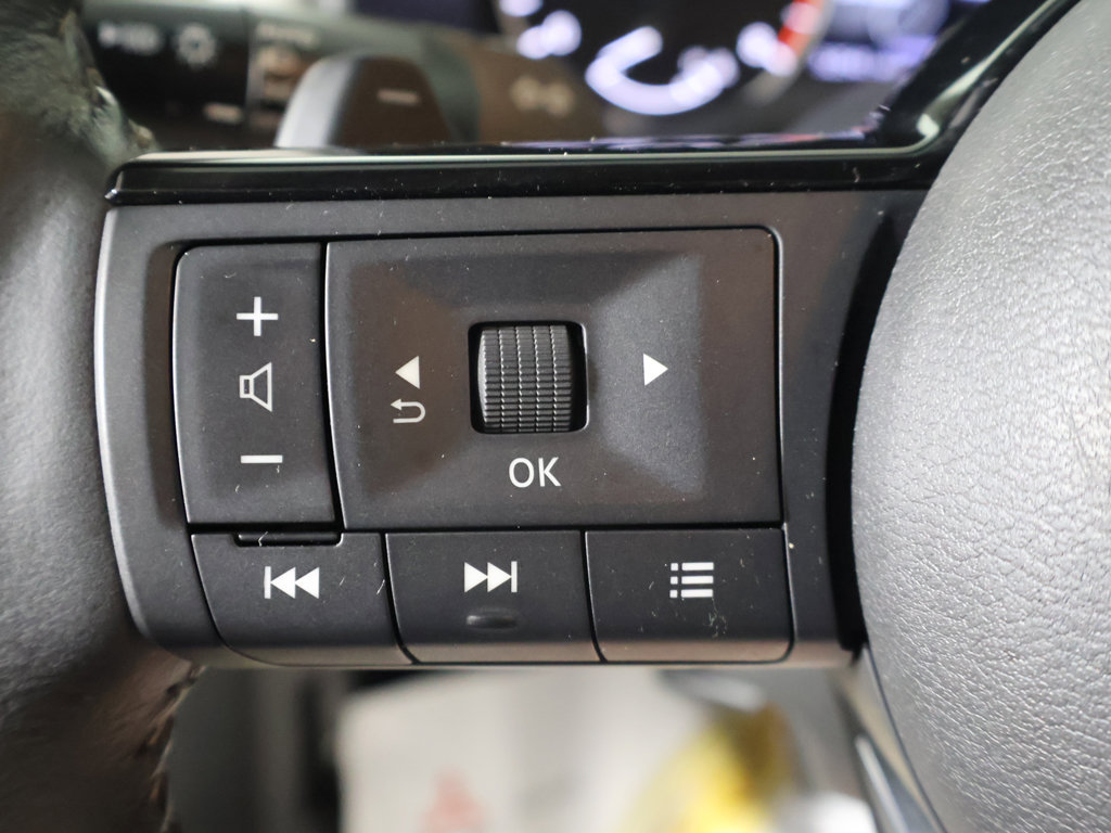Used 2023 Nissan Rogue SL w/ SL Premium Package FWD image 43