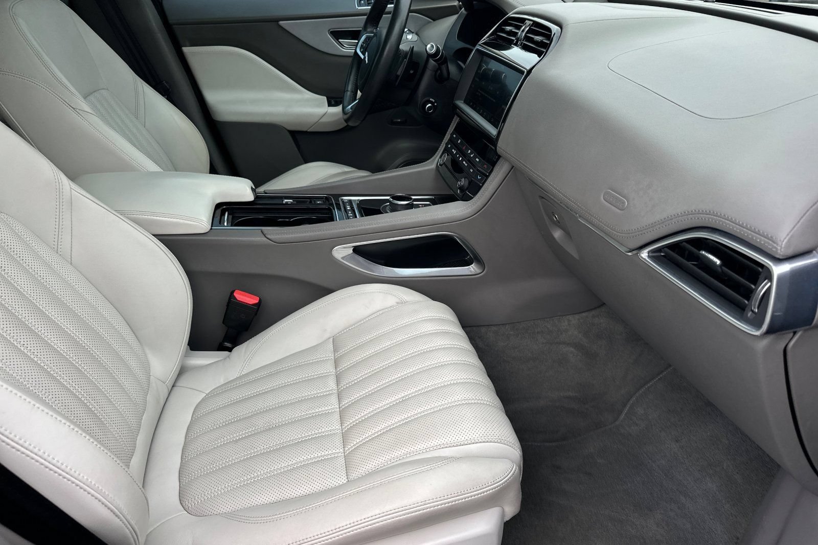 Used 2020 Jaguar F-PACE Portfolio AWD/4WD image 16