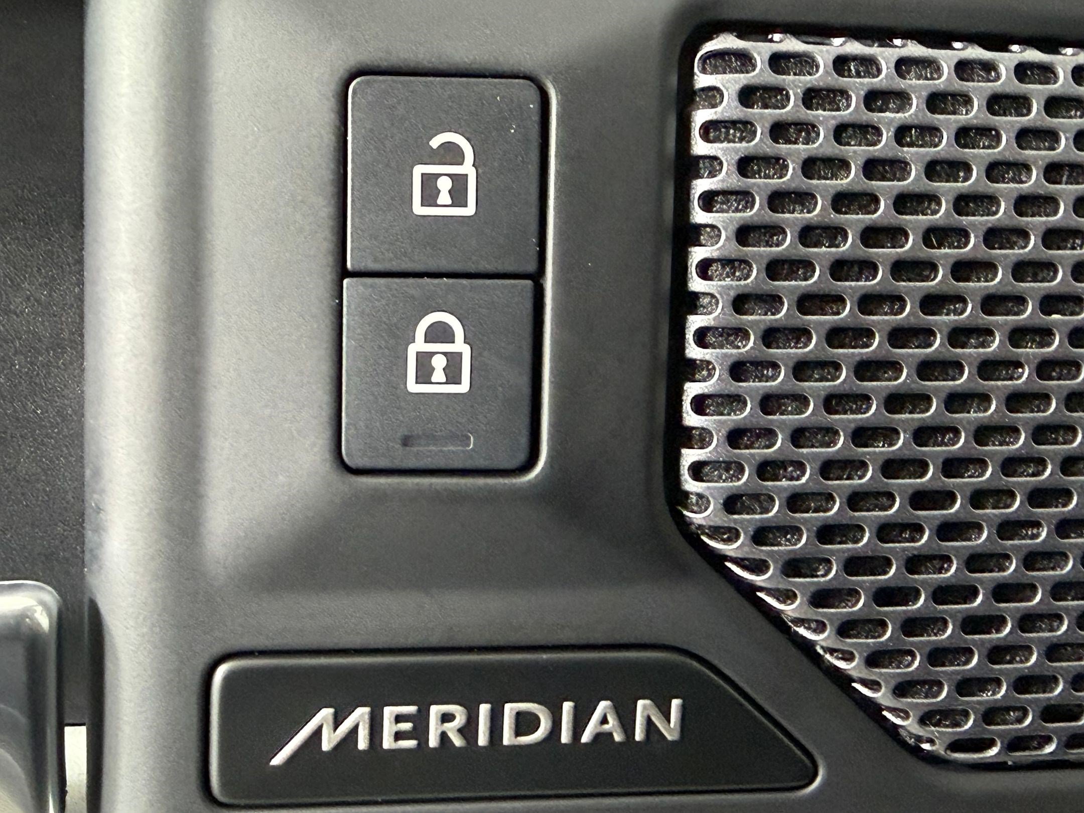 Used 2023 Land Rover Defender 110 S AWD/4WD image 21