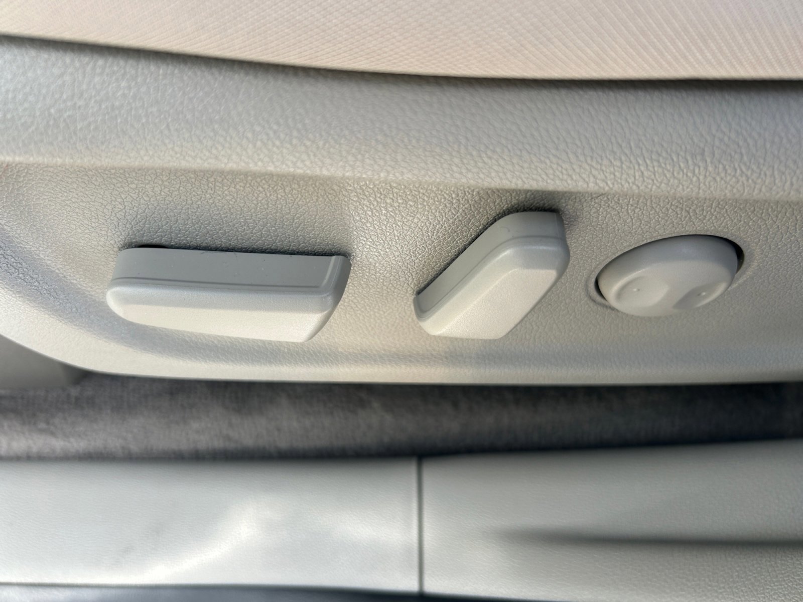 Used 2021 Kia Sedona LX image 14