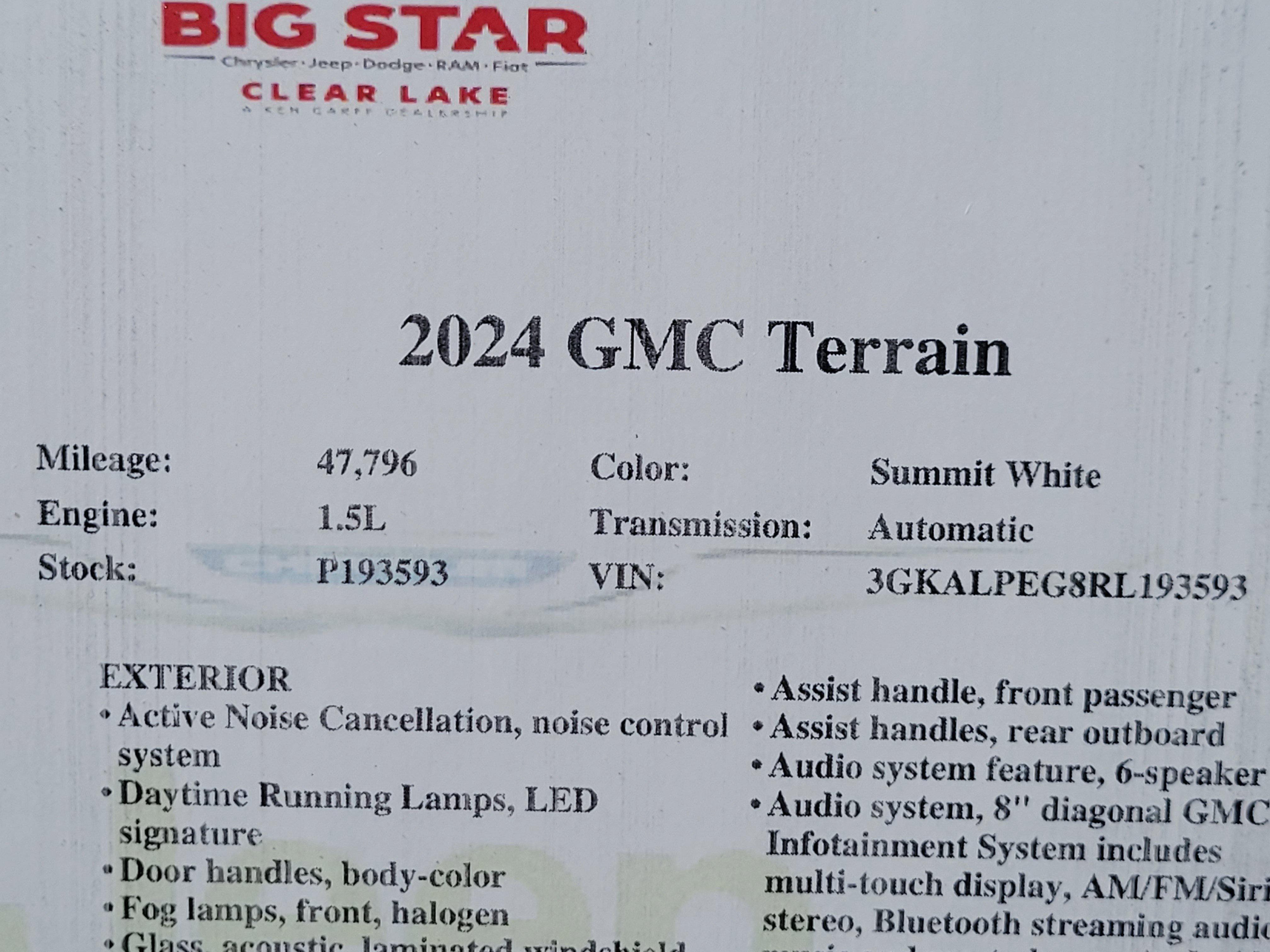 Used 2024 GMC Terrain SLT image 32