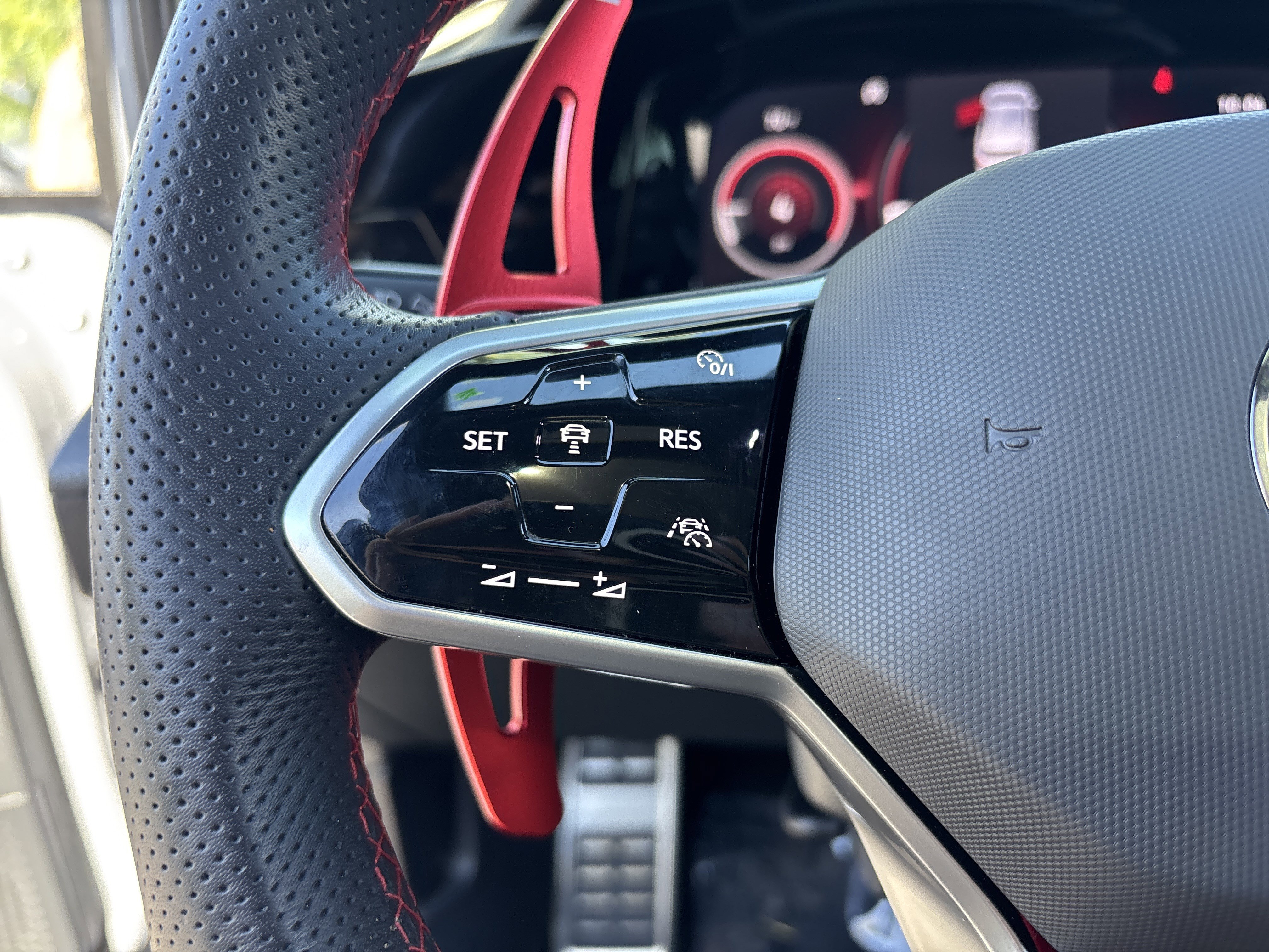 Used 2024 Volkswagen GTI SE w/ MDO Package image 26