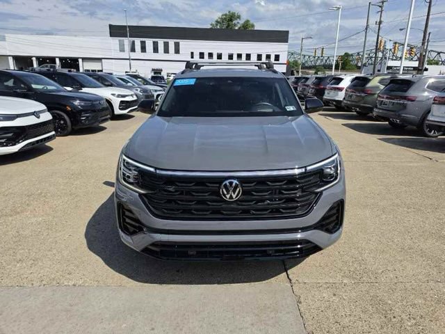 Certified 2025 Volkswagen Atlas Cross Sport SEL R-Line AWD/4WD image 9