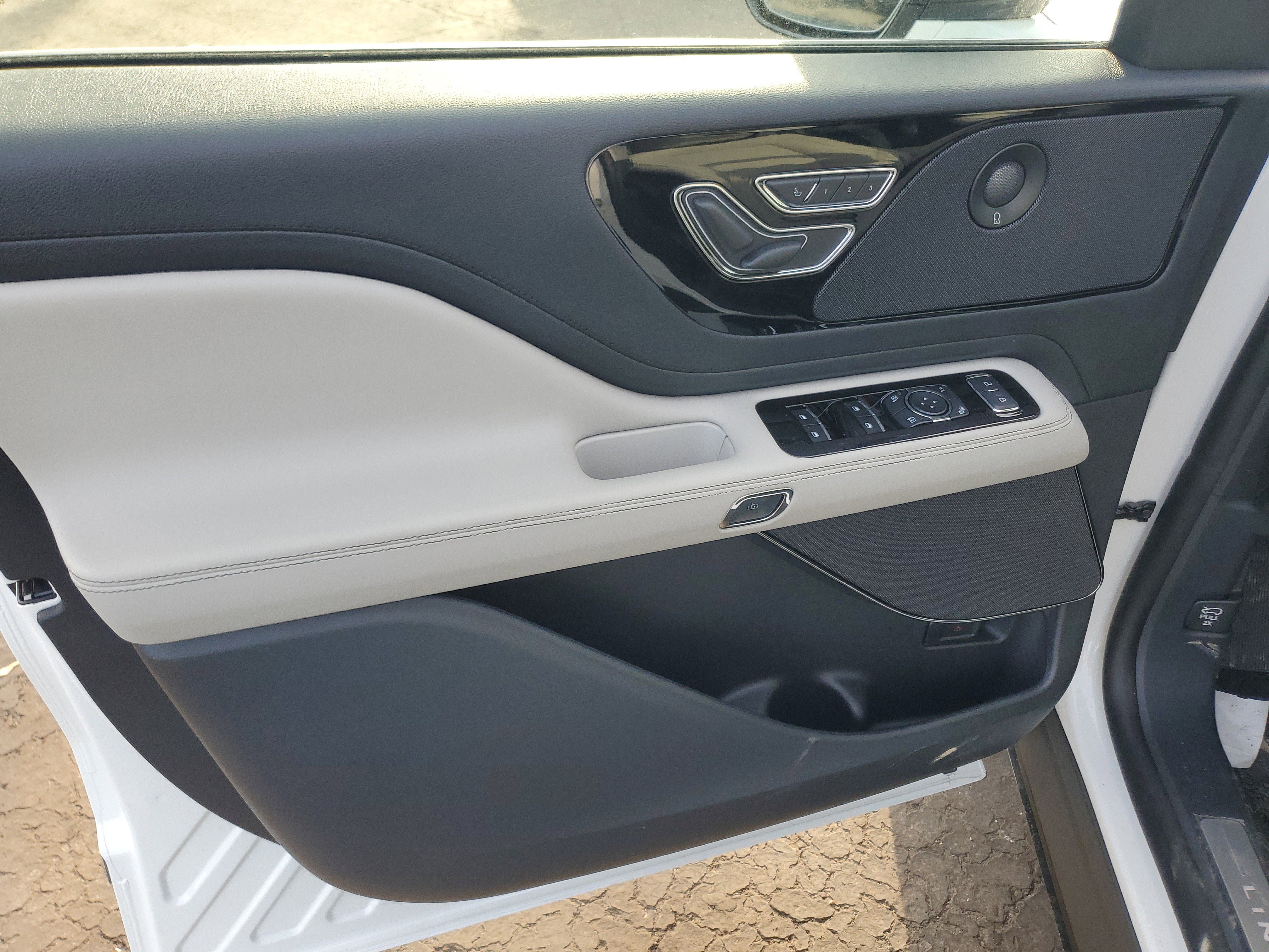 New 2026 Lincoln Aviator Reserve image 8