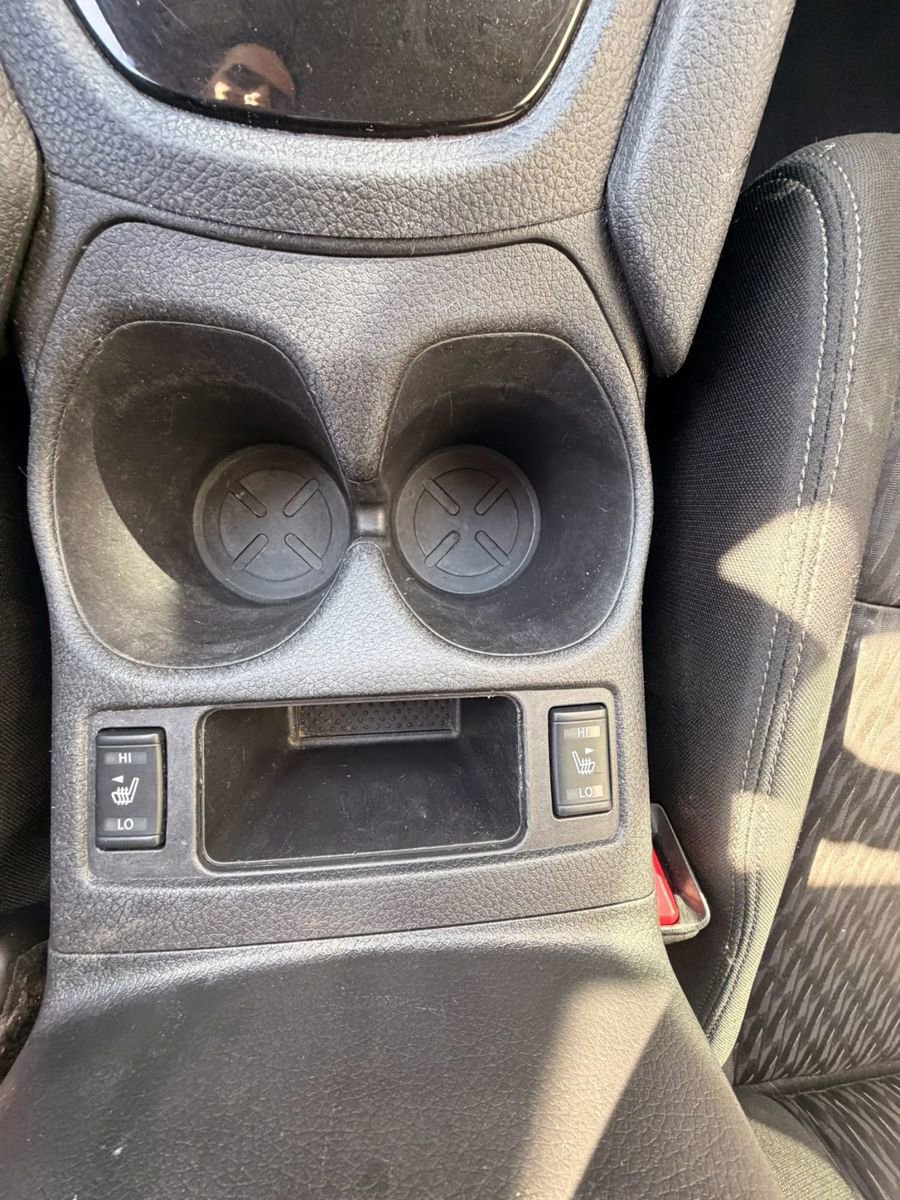 Used 2020 Nissan Rogue SV image 11