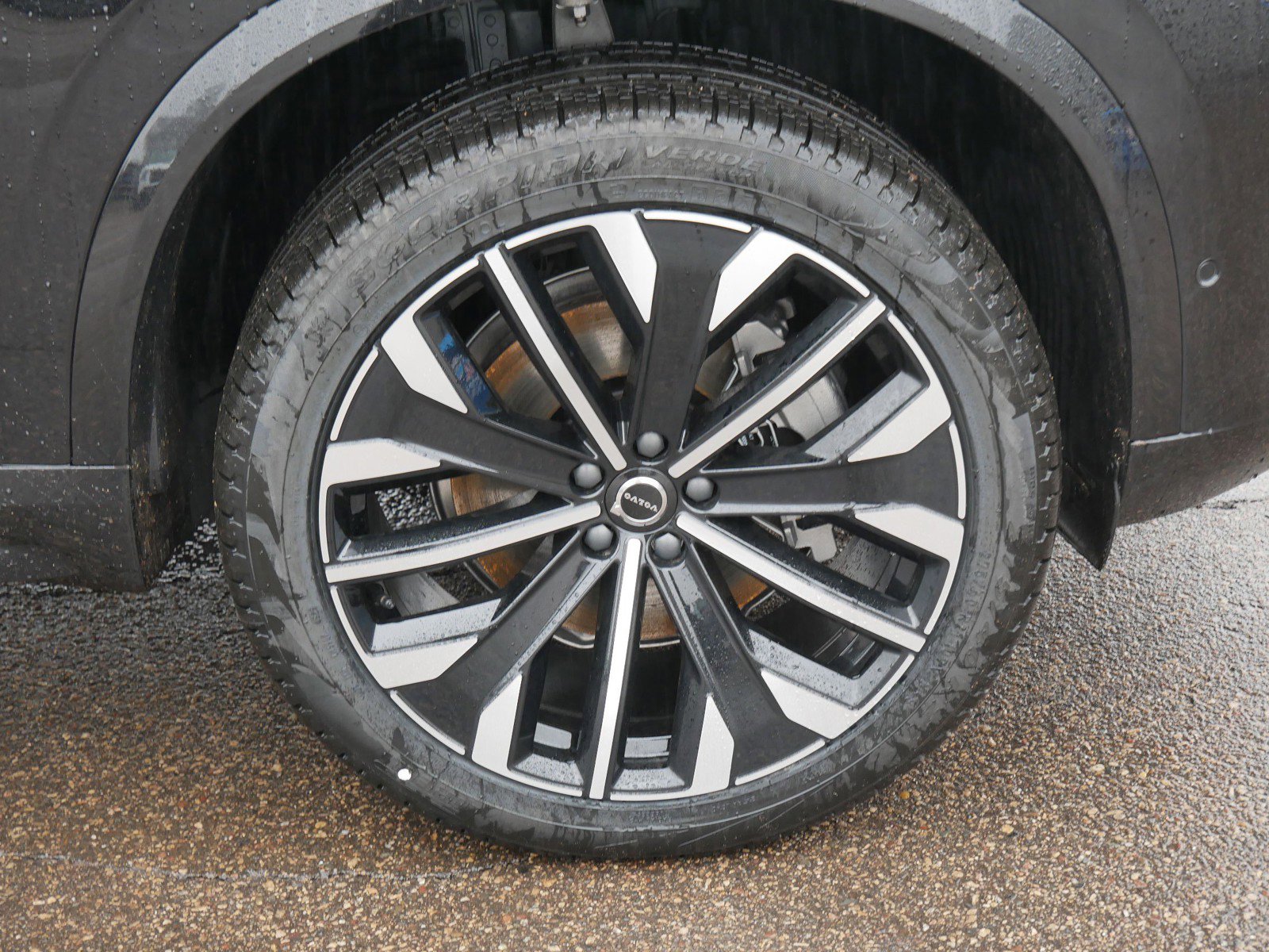 New 2026 Volvo XC90 B6 Plus w/ Protection Package Premier image 4