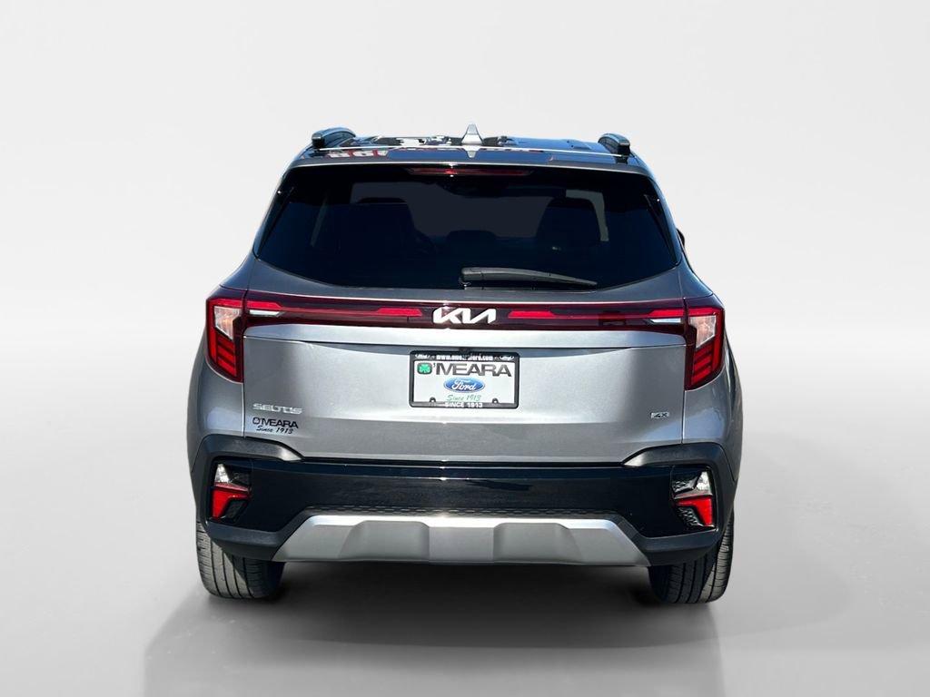 Used 2024 Kia Seltos SX w/ SX Sunroof Package image 4